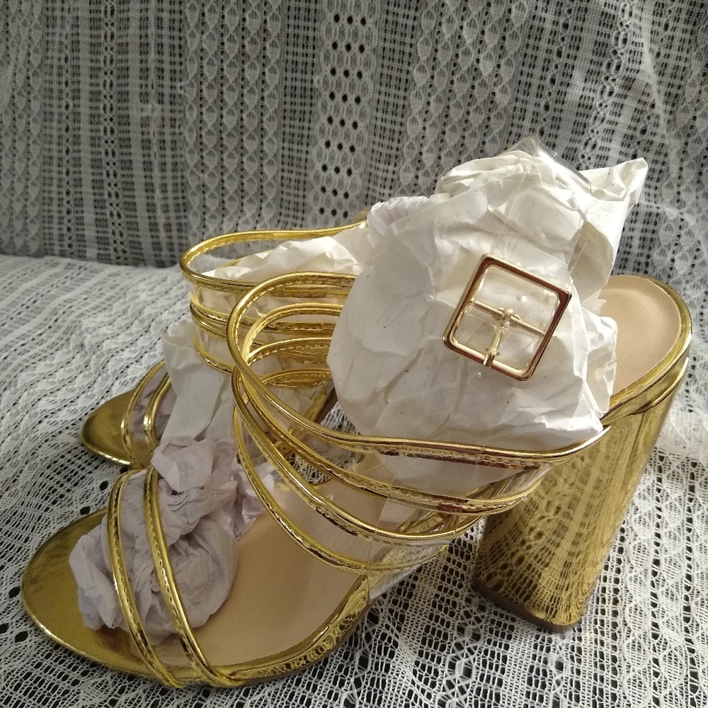 Women's fashion shoes size 10